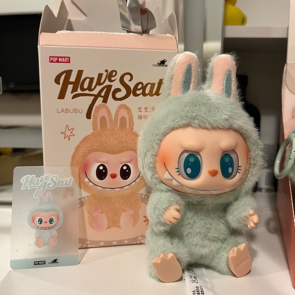 QUQU HAVE A SEAT LABUBU 💚 - Picture 1 of 2